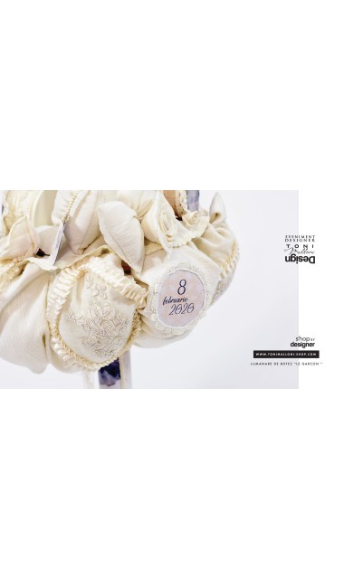Lumanare de botez cu  ursuleti, dantela ivory, accente gold si bleumarin 15